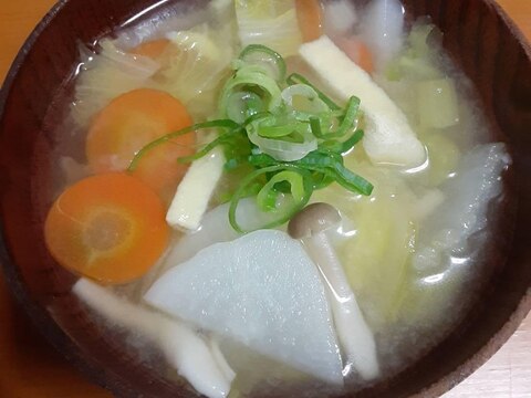 有り合わせ野菜たっぷりのお味噌汁